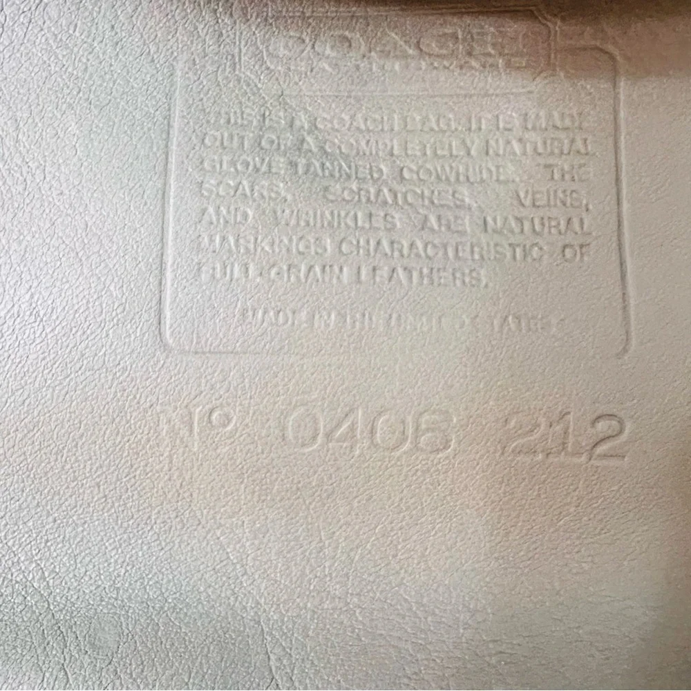 Vintage Coach Laurel Clam Shell